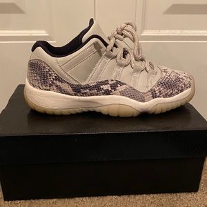 Retro Jordan 11 snakeskin
